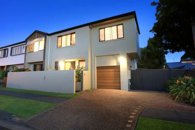 2/440 Cypress Terrace N, Palm Beach QLD 4221