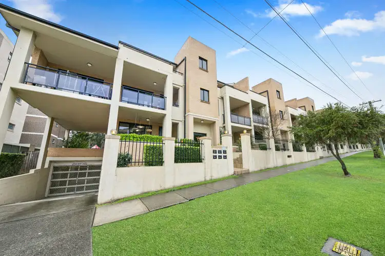 Main view of Homely unit listing, 4/16-24 Lydbrook Street, Westmead NSW 2145