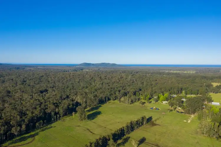 998 Beranghi Rd, Crescent Head NSW 2440
