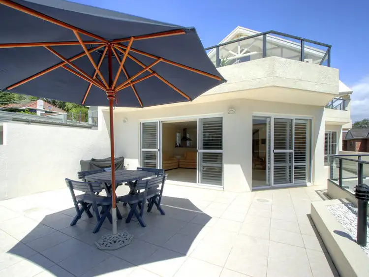 2/9 Hillcrest Street, Terrigal NSW 2260