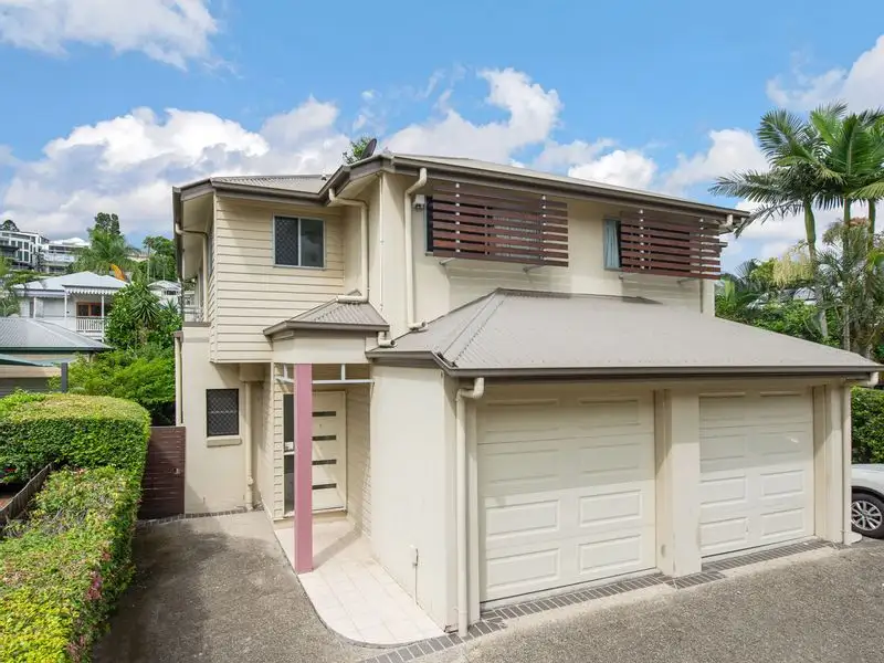 Main view of Homely townhouse listing, 2/309 Riding Road, Balmoral QLD 4171