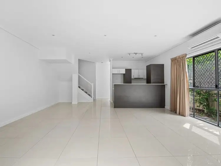 Third view of Homely townhouse listing, 2/309 Riding Road, Balmoral QLD 4171