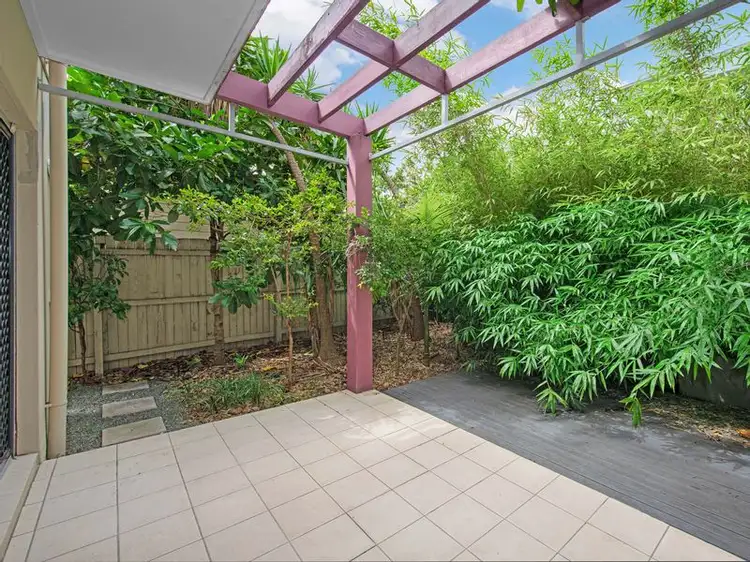 Fourth view of Homely townhouse listing, 2/309 Riding Road, Balmoral QLD 4171