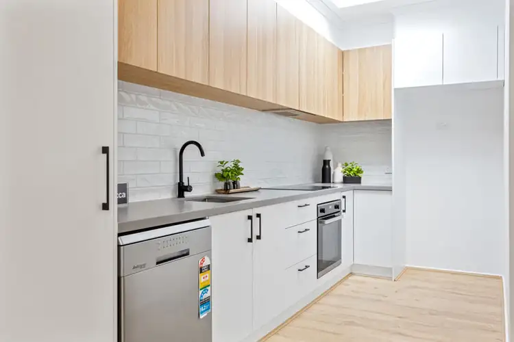 Fifth view of Homely unit listing, 4A The Boulevarde, Doncaster VIC 3108