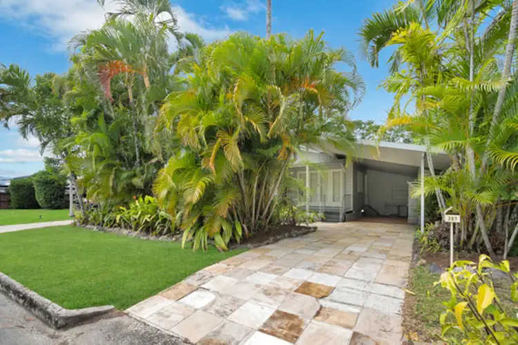 207 Greenslopes Street, Edge Hill QLD 4870