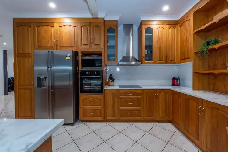 Fifth view of Homely house listing, 2 Carmela Court, Ooralea QLD 4740