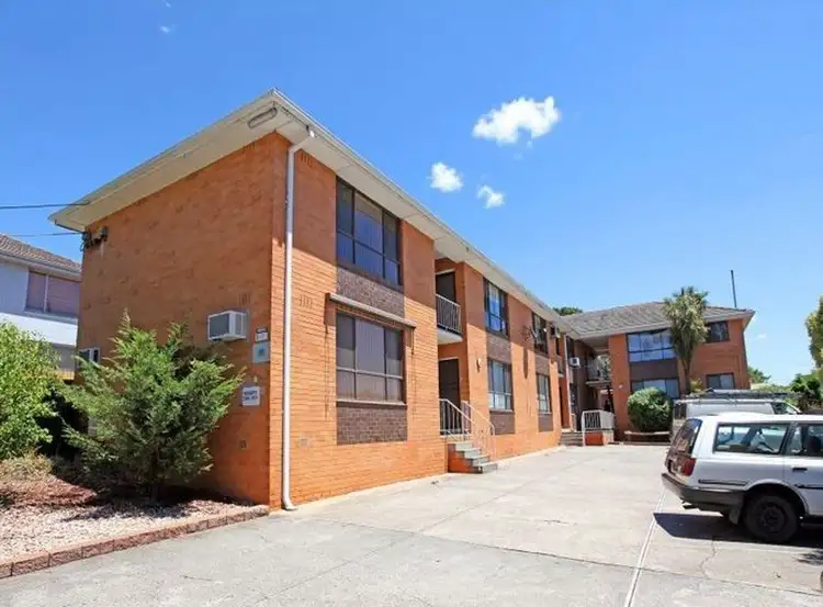 3/13 McCulloch Street, Essendon VIC 3040