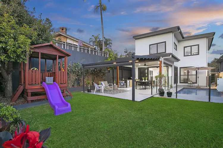 16 Sphinx Street, Balmoral QLD 4171