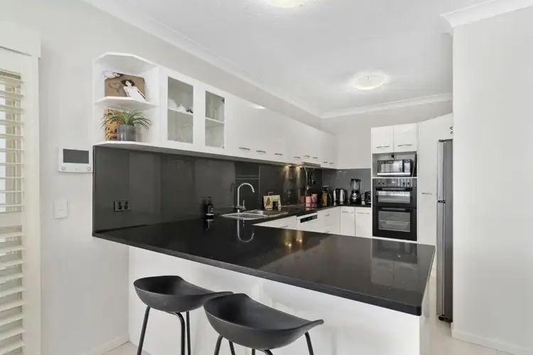 Fifth view of Homely unit listing, 2/42 Oyster Point Esplanade, Scarborough QLD 4020