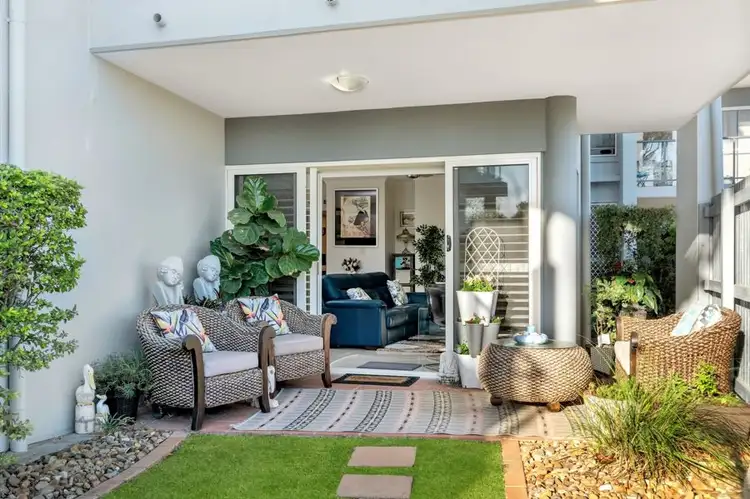 Sixth view of Homely unit listing, 2/42 Oyster Point Esplanade, Scarborough QLD 4020