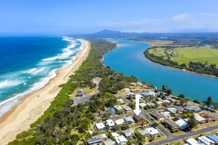 12 Winter Avenue, Mylestom NSW 2454