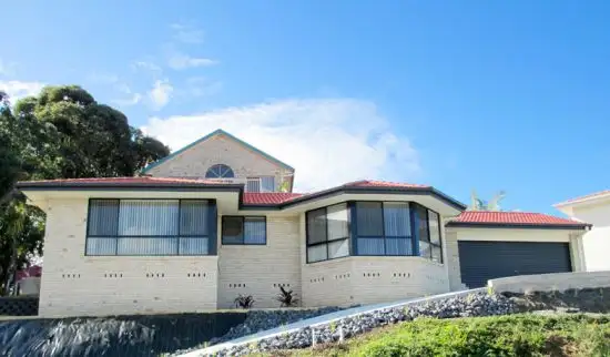 1a Coachmans Close, Sapphire Beach NSW 2450