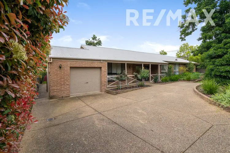 7 Lansdowne Avenue, Lake Albert NSW 2650