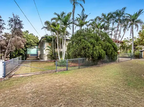 33 Crown Street, Silkstone QLD 4304