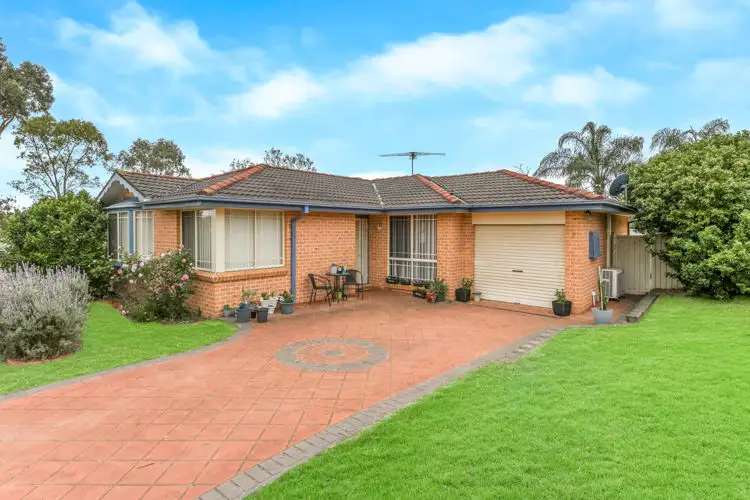 25 Elliot Place, St Helens Park NSW 2560