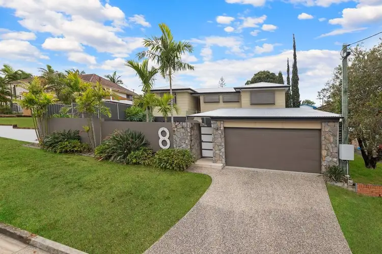 8 Bonneville St, Holland Park West QLD 4121