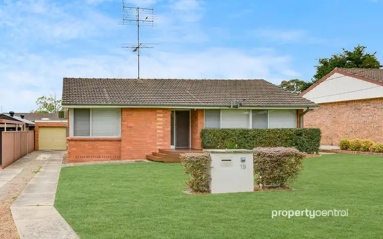 19 Hillview Avenue, South Penrith NSW 2750