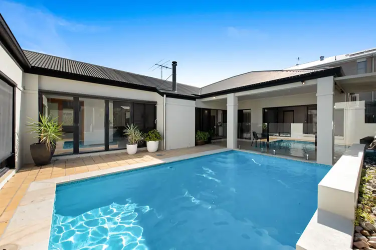 16 David Street, Morningside QLD 4170