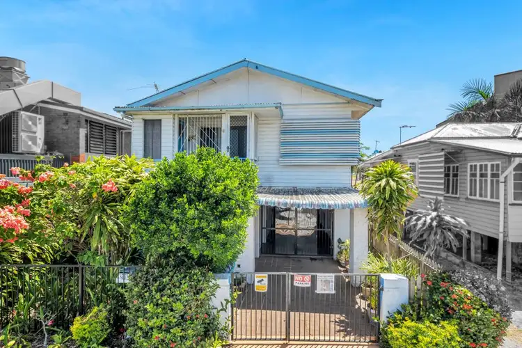 202 Lake Street, Cairns North QLD 4870