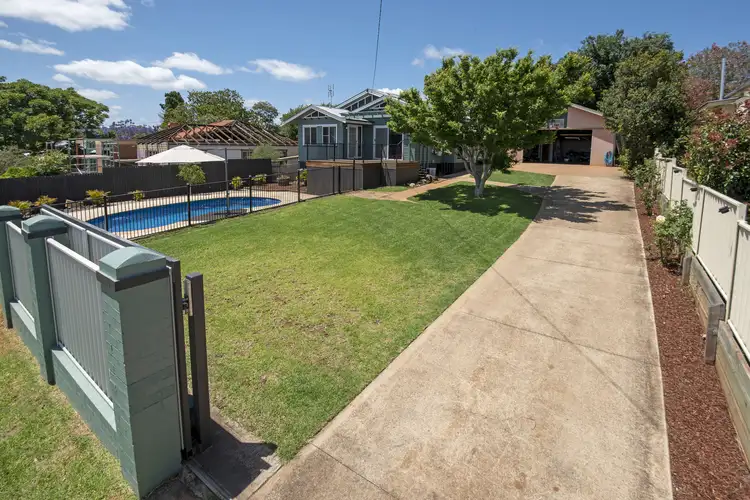 16 Seaton Street, South Toowoomba QLD 4350