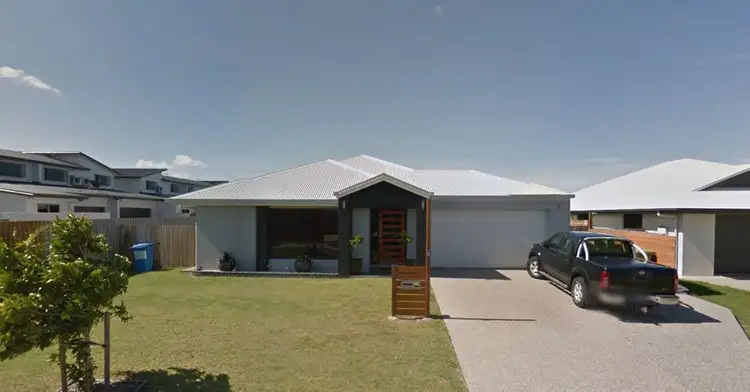 8 Surrey Court, Ooralea QLD 4740