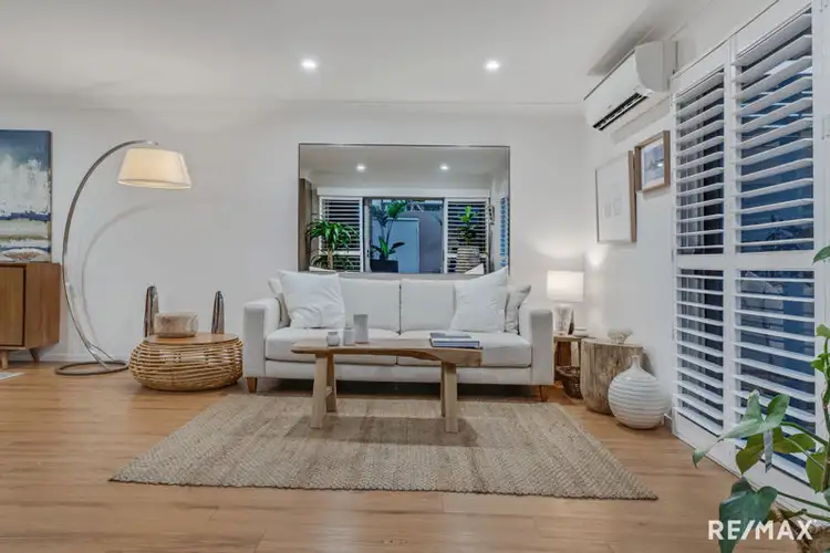 Third view of Homely apartment listing, 2/2242 Logan Road, Upper Mount Gravatt QLD 4122