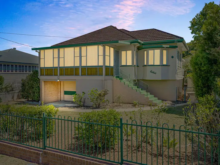12 Gibson Crescent, Holland Park QLD 4121