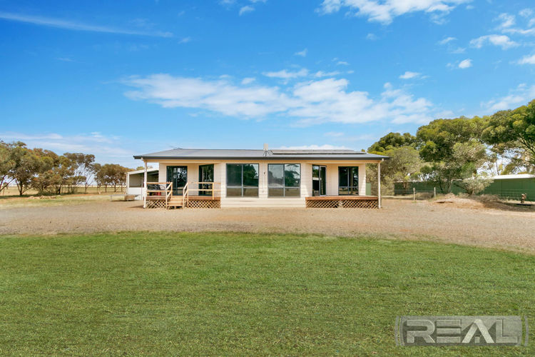6 Racecourse Road, Balaklava SA 5461