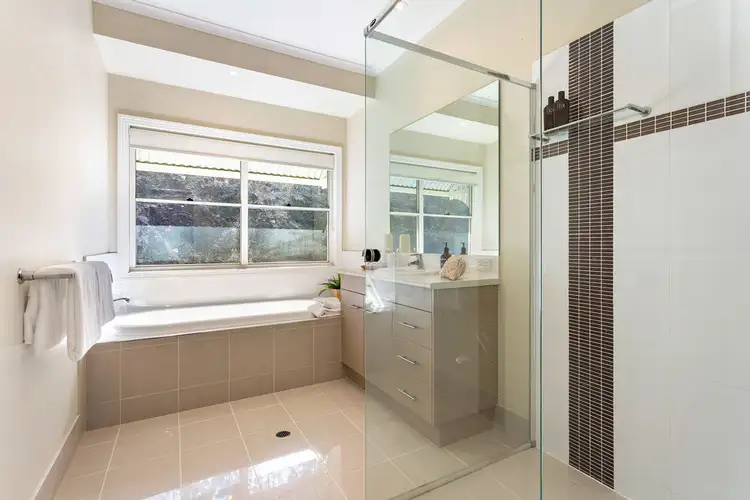 Sixth view of Homely house listing, 5 Alderwood Court, Ferny Hills QLD 4055