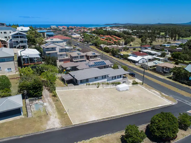 32 Yamba Street, Yamba NSW 2464