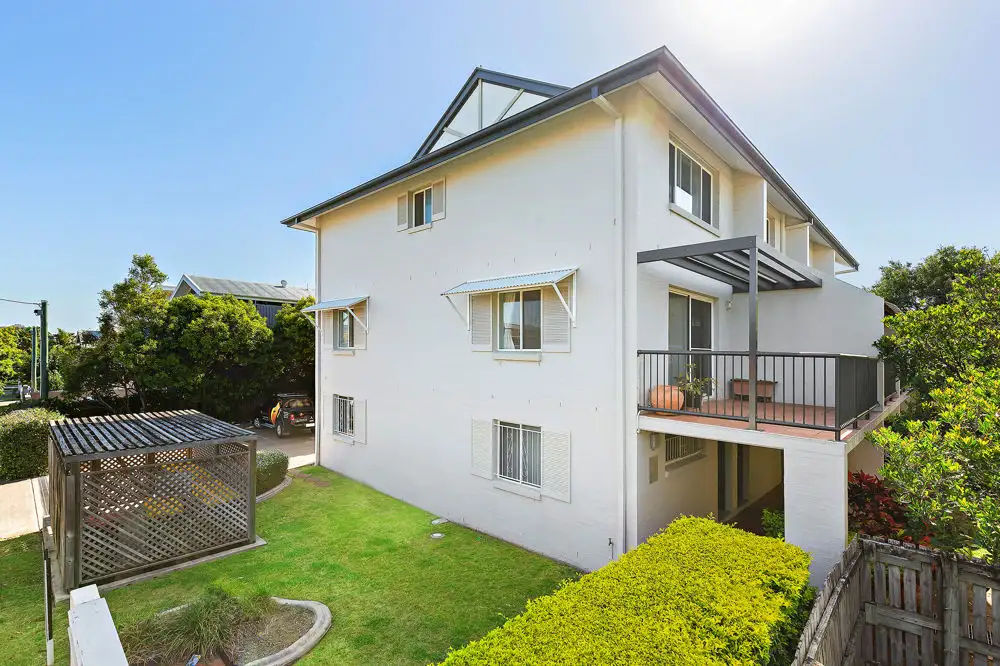 Main view of Homely townhouse listing, 1/26 Vine Street, Ascot QLD 4007