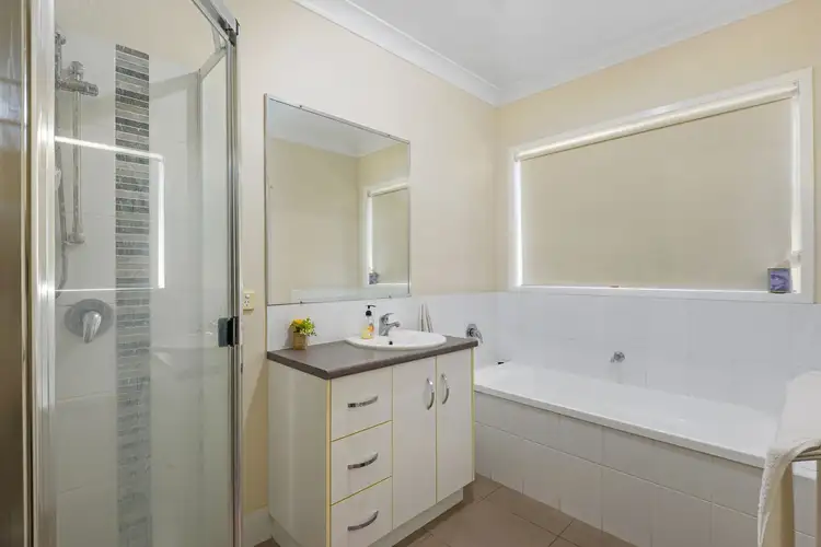 Fifth view of Homely house listing, 2/11 Cherry Street, Oakey QLD 4401
