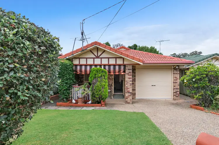 15 Gwynne Street, Wynnum West QLD 4178