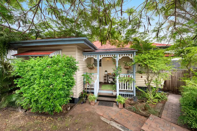 13 Patrick Street, Norman Park QLD 4170