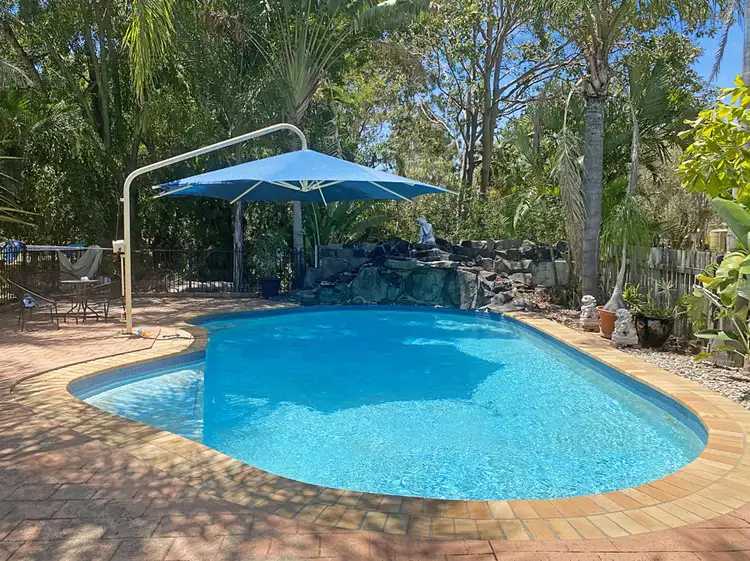 182 Elizabeth Street, Urangan QLD 4655
