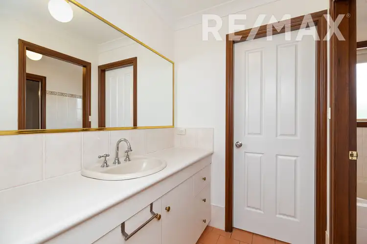 Fifth view of Homely house listing, 2/2 Lachlan Place, Tatton NSW 2650