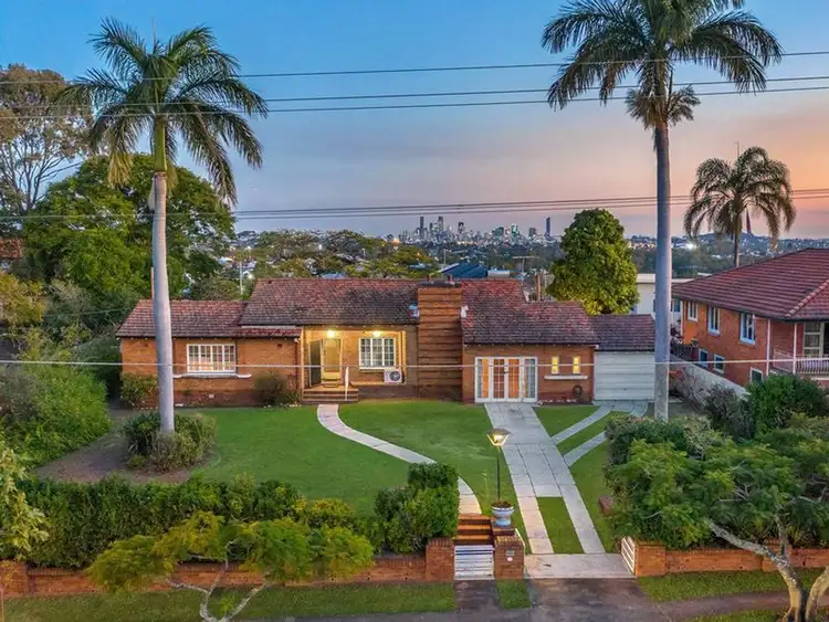 192 Rode Road, Wavell Heights QLD 4012