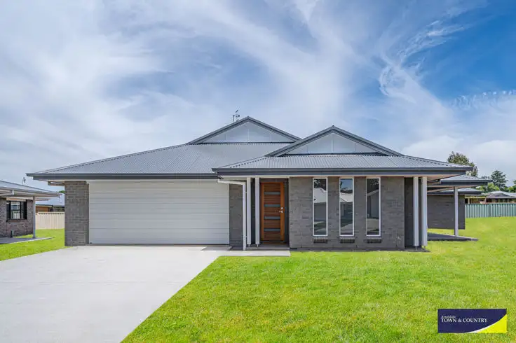 Main view of Homely house listing, 2 Albion Close, Armidale NSW 2350