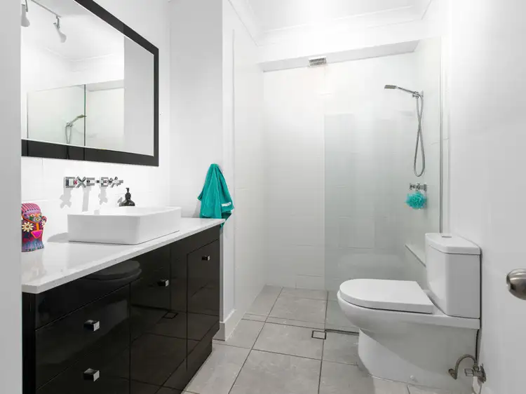 Fifth view of Homely unit listing, 4/16 Miles Street, Hawthorne QLD 4171