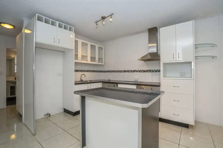 Fifth view of Homely unit listing, 5/72 Marine Parade, Southport QLD 4215