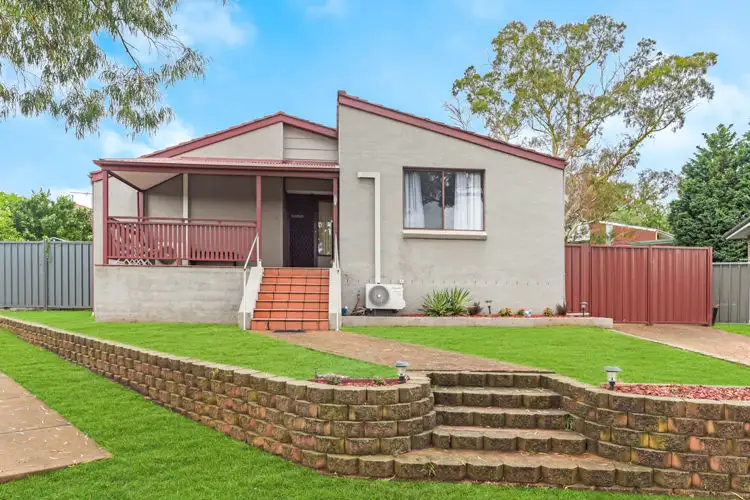 4 Avoca Place, Woodbine NSW 2560