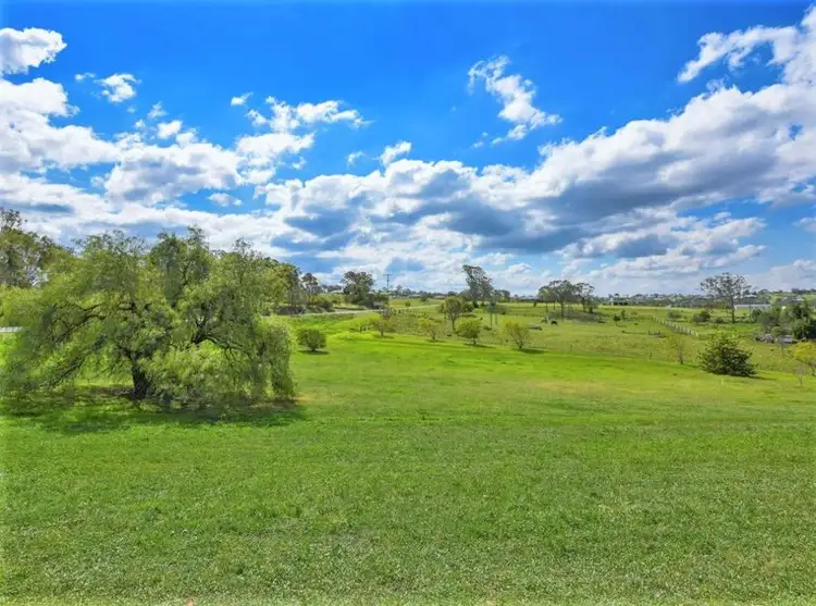 11 Birdsong Court, Gowrie Junction QLD 4352