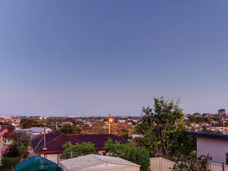 93 Pangeza Street, Stafford Heights QLD 4053