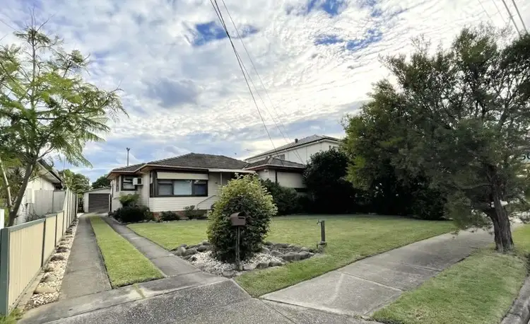 40 Kalora Avenue, Fairfield West NSW 2165