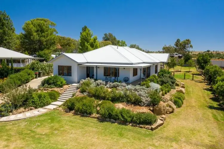 26 John Potts Drive, Junee NSW 2663