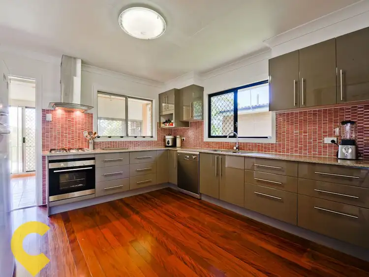 305 Kitchener Road, Stafford Heights QLD 4053