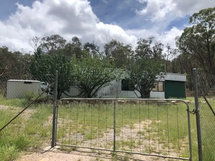 379 Watters Road, Ballandean QLD 4382
