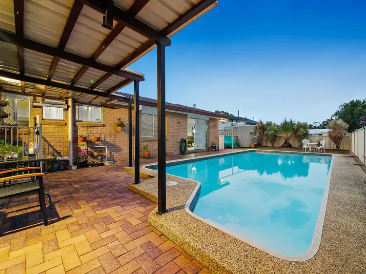 5 Suzanne Street, Wynnum West QLD 4178