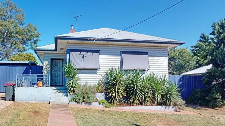 11 Harold Street, Junee NSW 2663