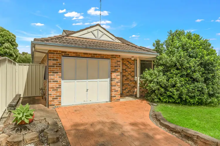 5 Harwood Place, St Helens Park NSW 2560